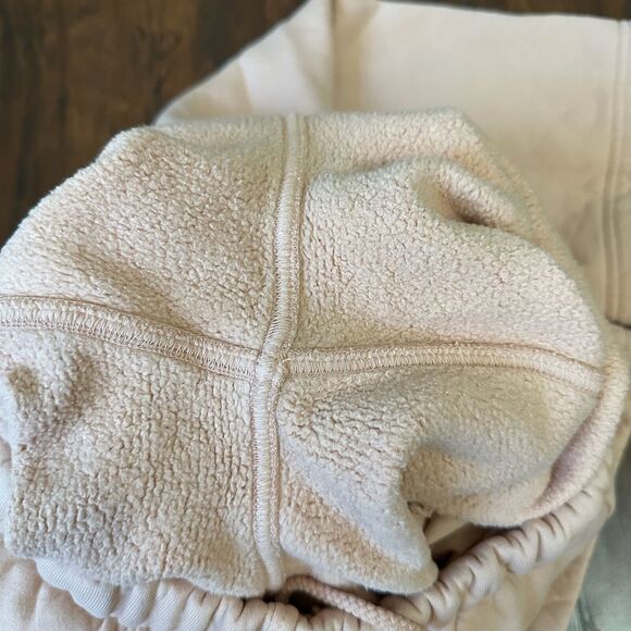 NWOT MADHAPPY Classic Straight Leg Fleece Sweatpants in Peach/Cream - Picture 7 of 13